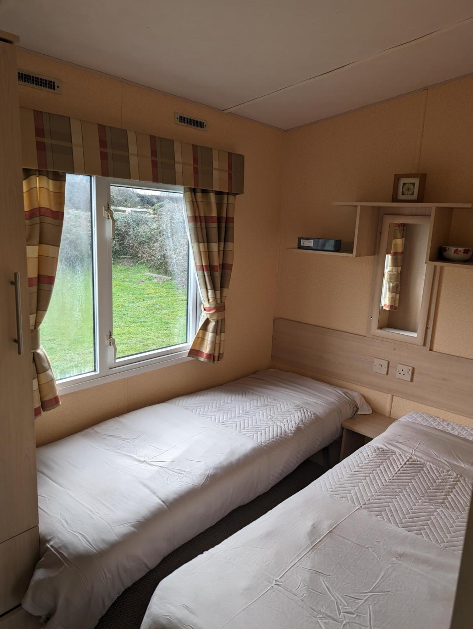 64 Wide Horizon Aberaeron Exterior foto